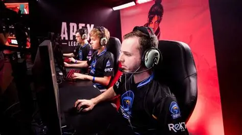 The Cozy Glow: Why Apex Legends Streamers Love Warm Lighting